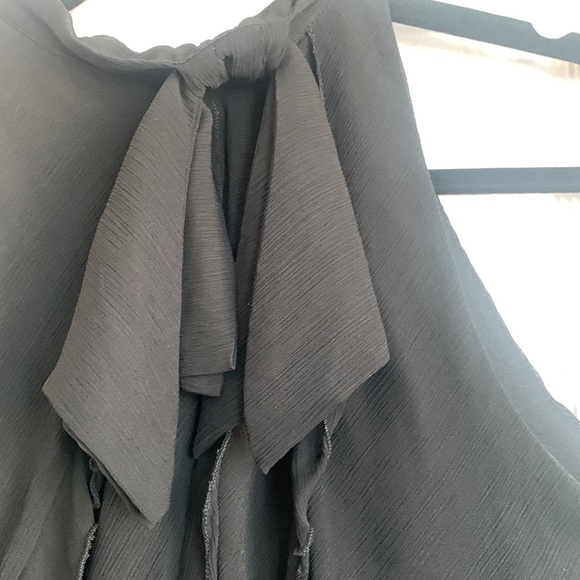 Black Halter Ruffle Sleeveless Top - Picture 3 of 6